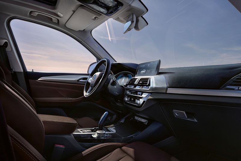 10.创新纯电动BMW iX3内饰.jpg