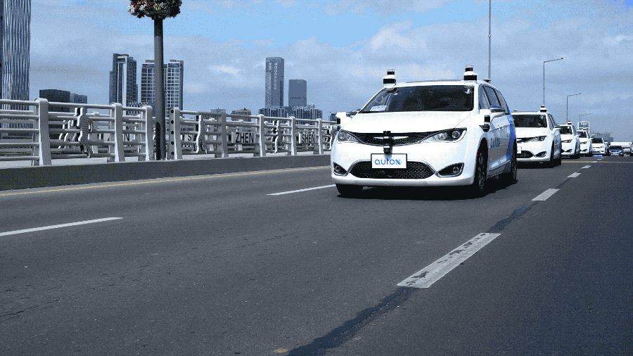 5. AutoX全无人驾驶车队.gif