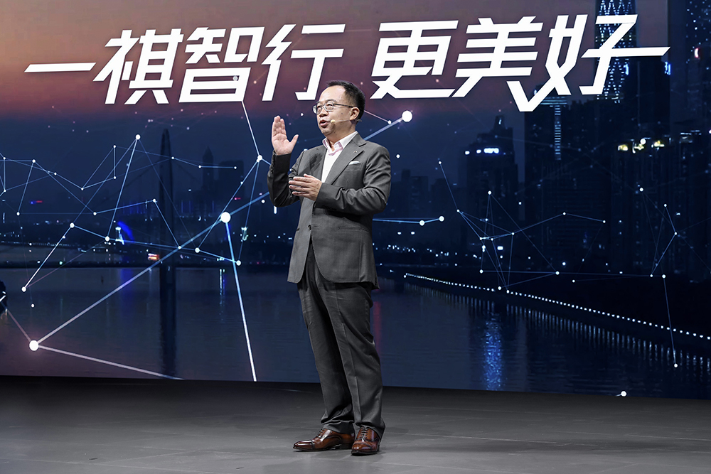 广汽乘用车总经理张跃赛介绍传祺品牌升级.jpg