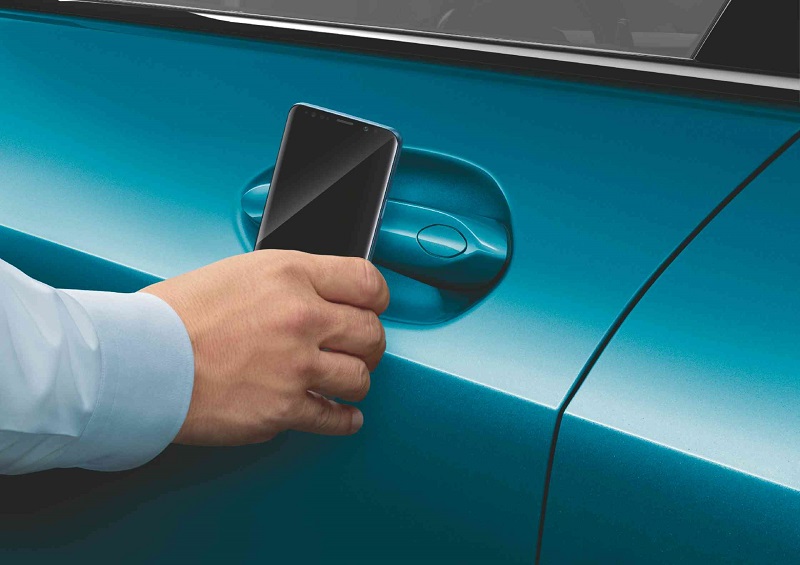 10.创新BMW 2系四门轿跑车-BMW数字钥匙功能.jpg