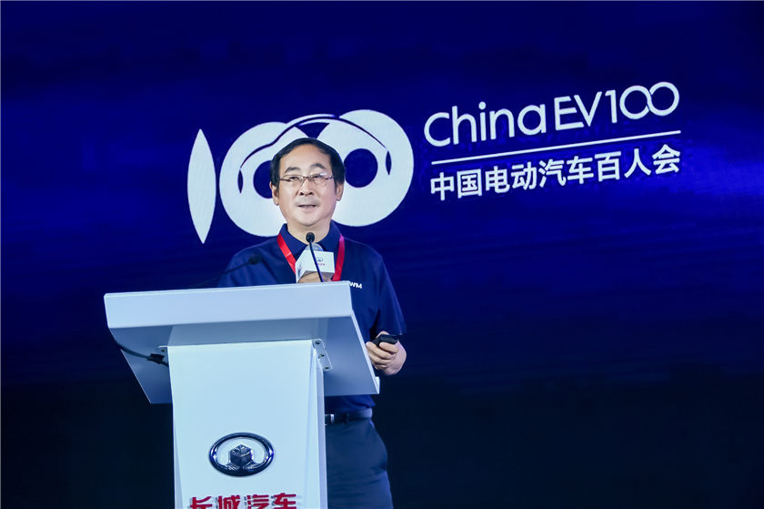 中国汽车工程学会常务副理事长兼秘书长 张进华.jpg