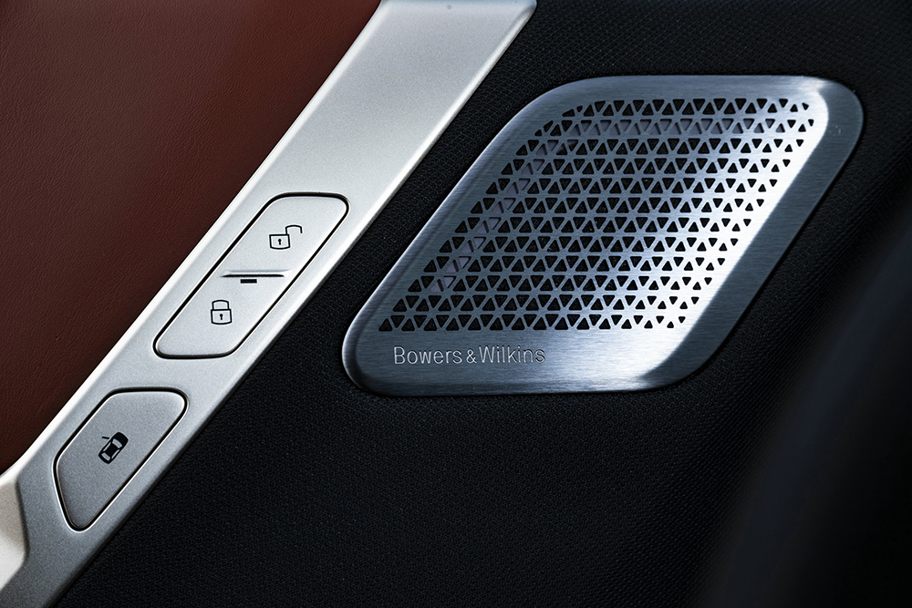 08.Bowers & Wilkins 4D 钻石环绕音响系统.JPG