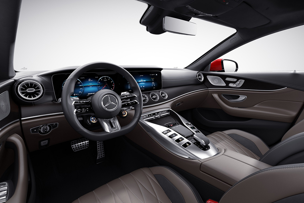 18.新一代梅赛德斯-AMG GT四门跑车搭载全新AMG高性能方向盘、V8风格中控台及AMG高性能座椅，点燃驾驭激情.jpg