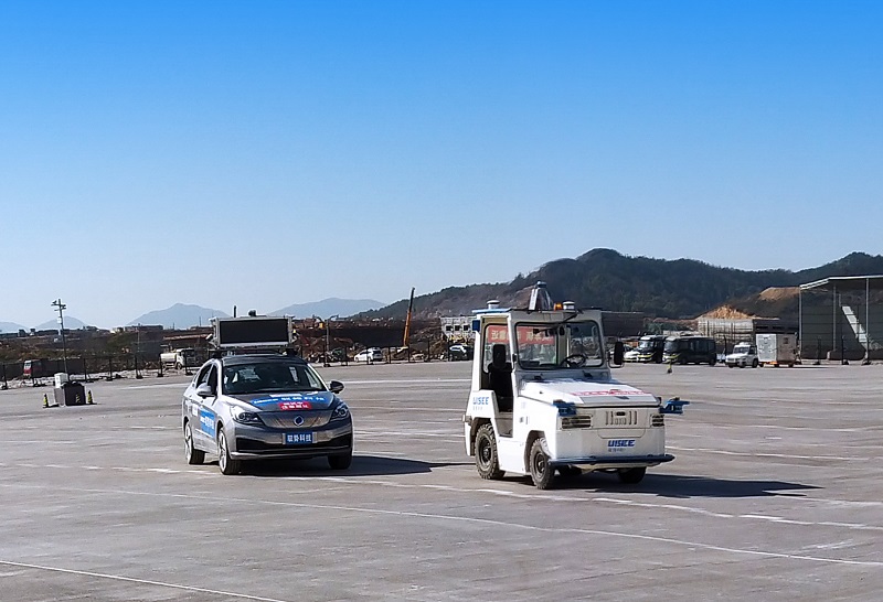 驭势科技无人物流车（香港国际机场官方新闻图片）.jpeg