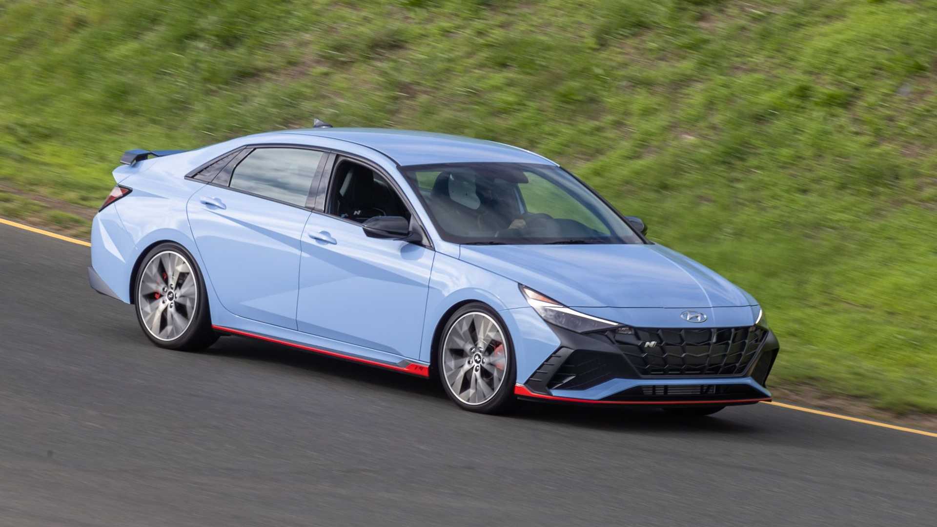 2022-hyundai-elantra-n-on-track.jpg