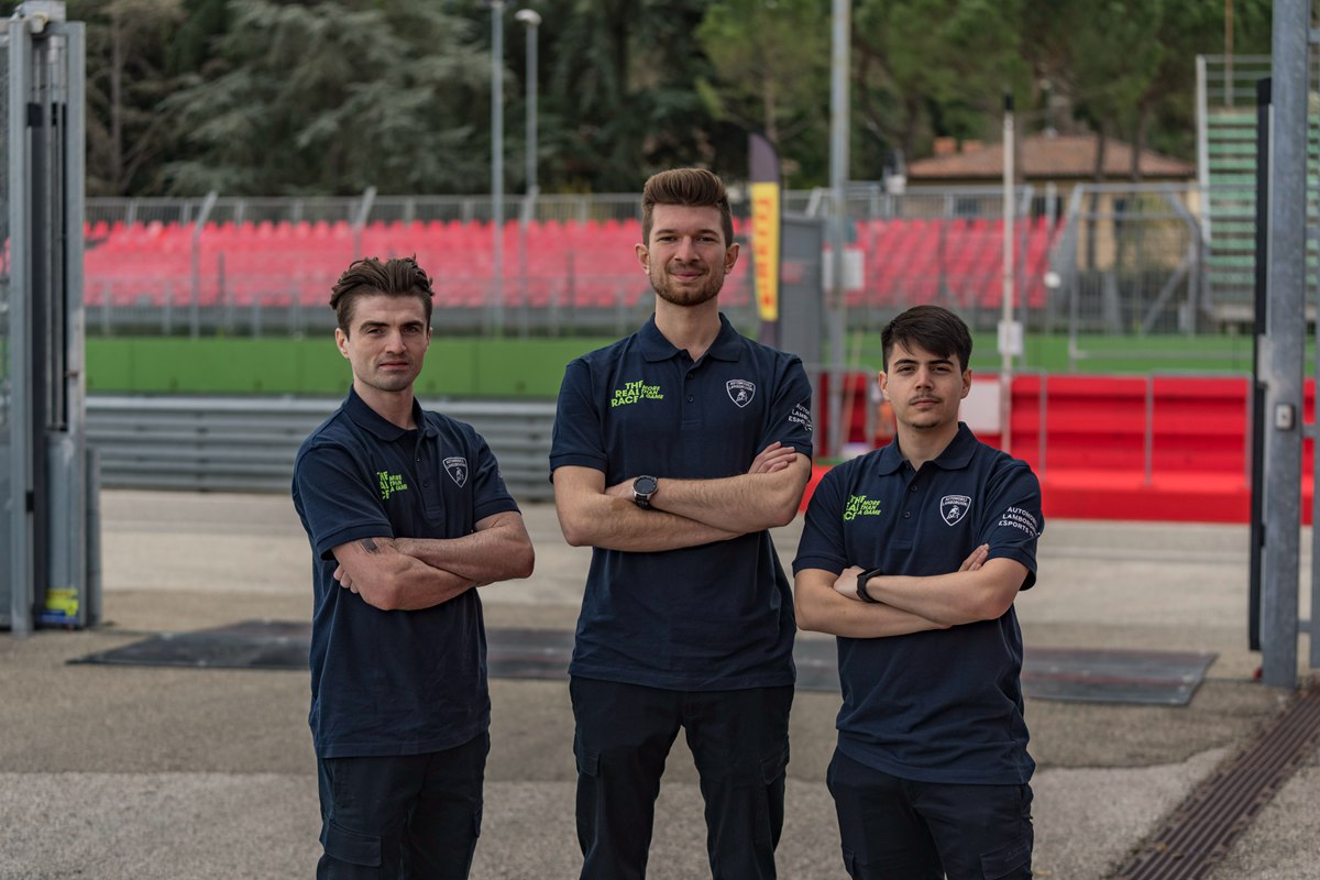 03 - 兰博基尼电子竞技车队（从左至右：Jordan Sherratt, Giorgio Simonini, Gianfranco Giglioli）.jpg