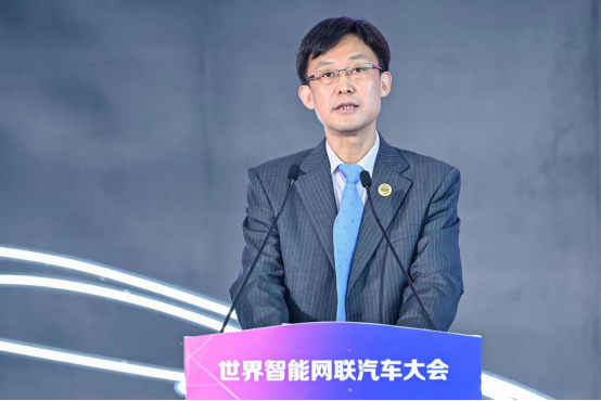 工业和信息化部装备工业发展中心主任、世界智能网联汽车大会组委会秘书长瞿国春介绍WICV 2022总体情况并宣布闭幕