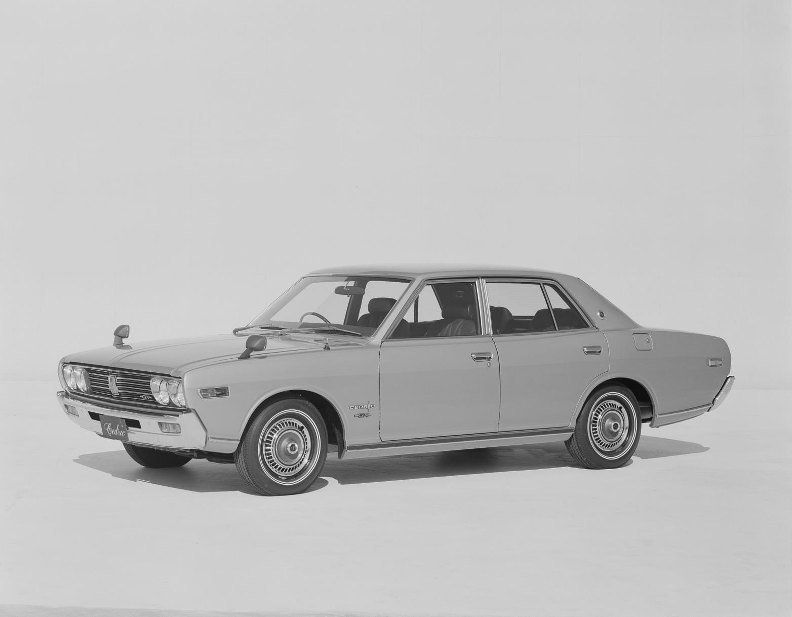 1.日产汽车公司向中国出口公爵（CEDRIC）轿车.jpg