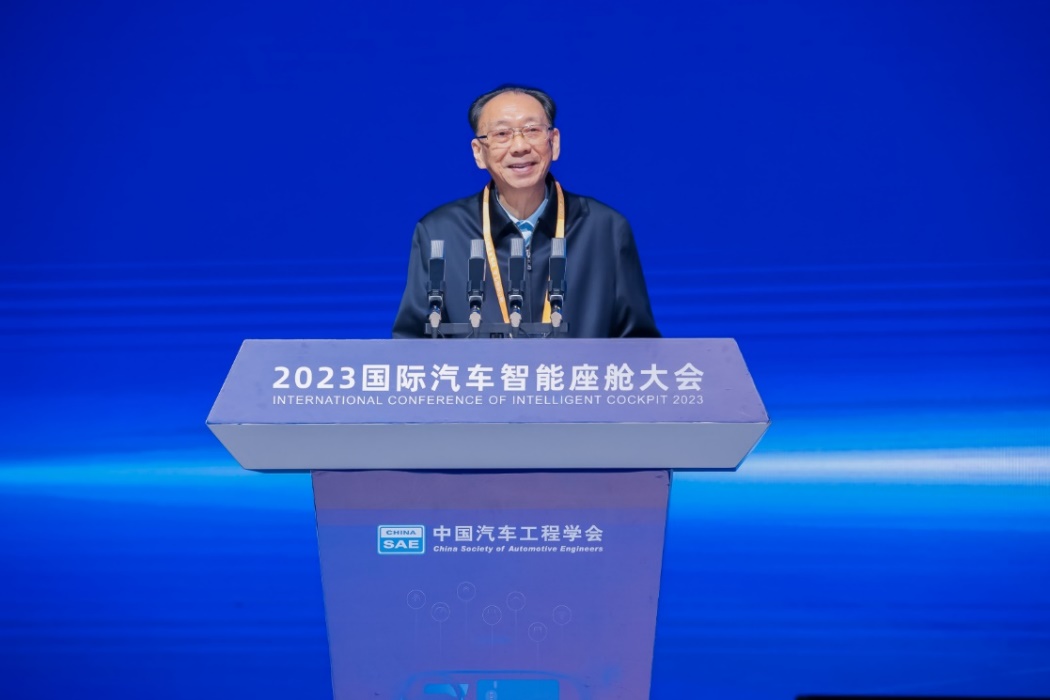 张侃.jpg