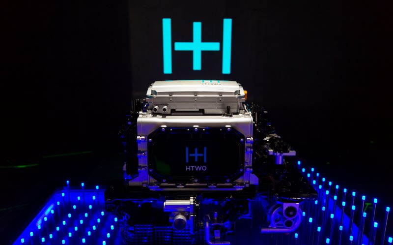 HTWO广州研发生产的氢燃料电池系统.jpg