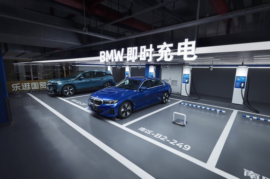 宝马8.jpg