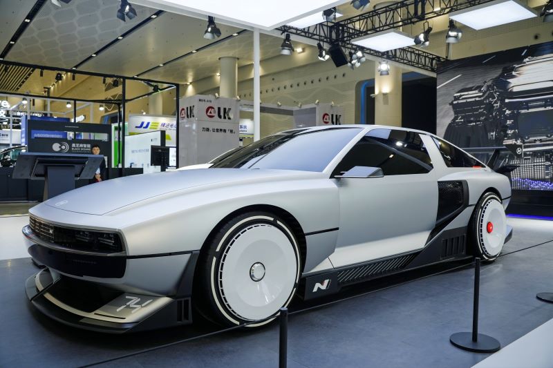 3、高性能氢燃料电池混合动力概念车N Vision 74.jpg
