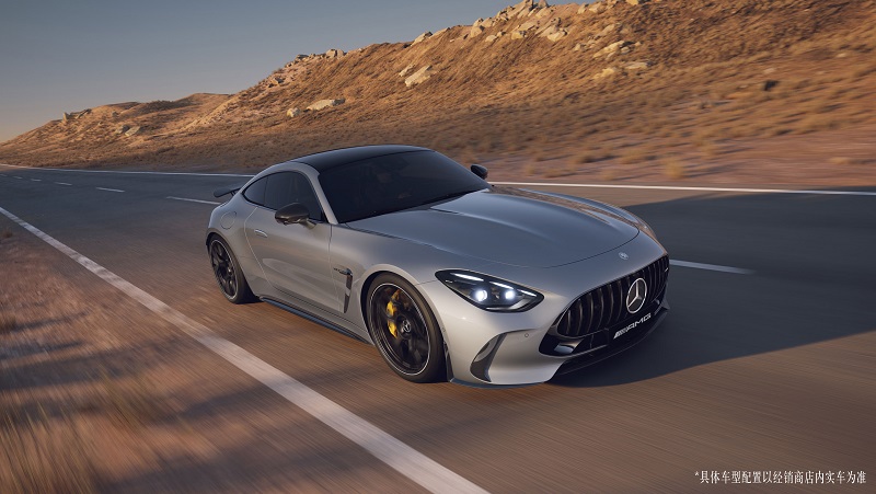 04.全新梅赛德斯-AMG GT 63 4MATIC+将正式上市，以“一人一机”V8发动机的强悍性能、源自赛道的驾控科技和经典的GT美学，演绎这“狠”AMG的激情本色.jpg