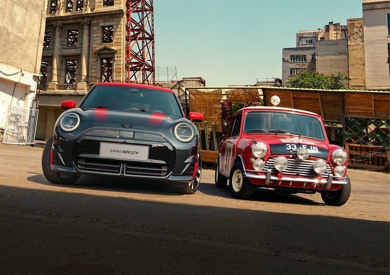 04.源自MINI，超越MINI，每一辆JCW都MINI至极.jpg