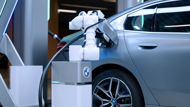 02.BMW自动充电机器人.jpg