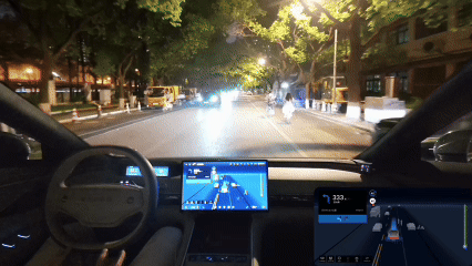 夜间大逆光条件下精准识别横穿马路行人.gif