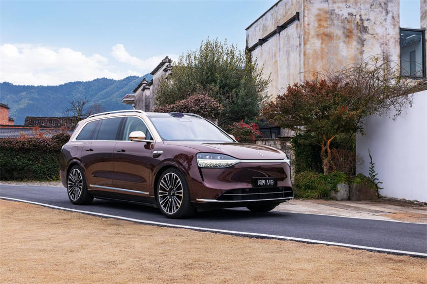 问界M9首发搭载新一代双光路图像级激光雷达，售价47.98万元起