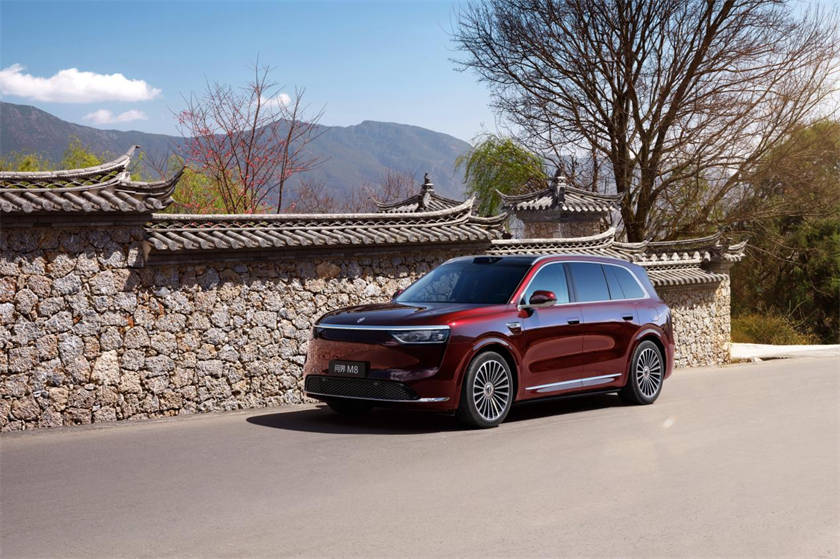 驾享春色赴长假，问界M8纯电版以全维实力护航全家悠然出行